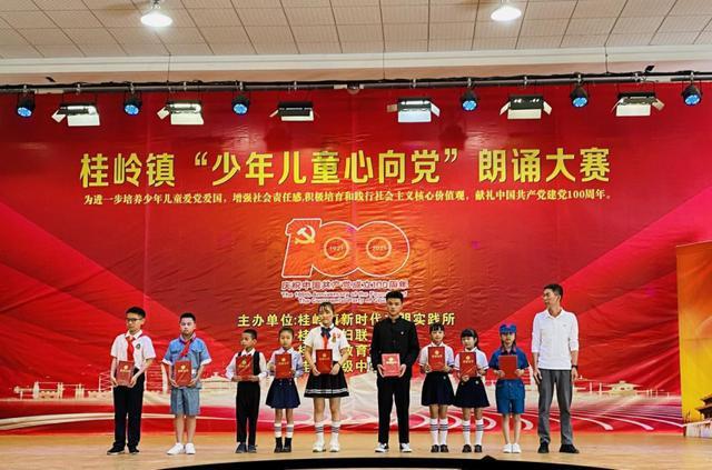新书上市！古诗词鉴赏看这一本就够了！这是一本会讲课的书！